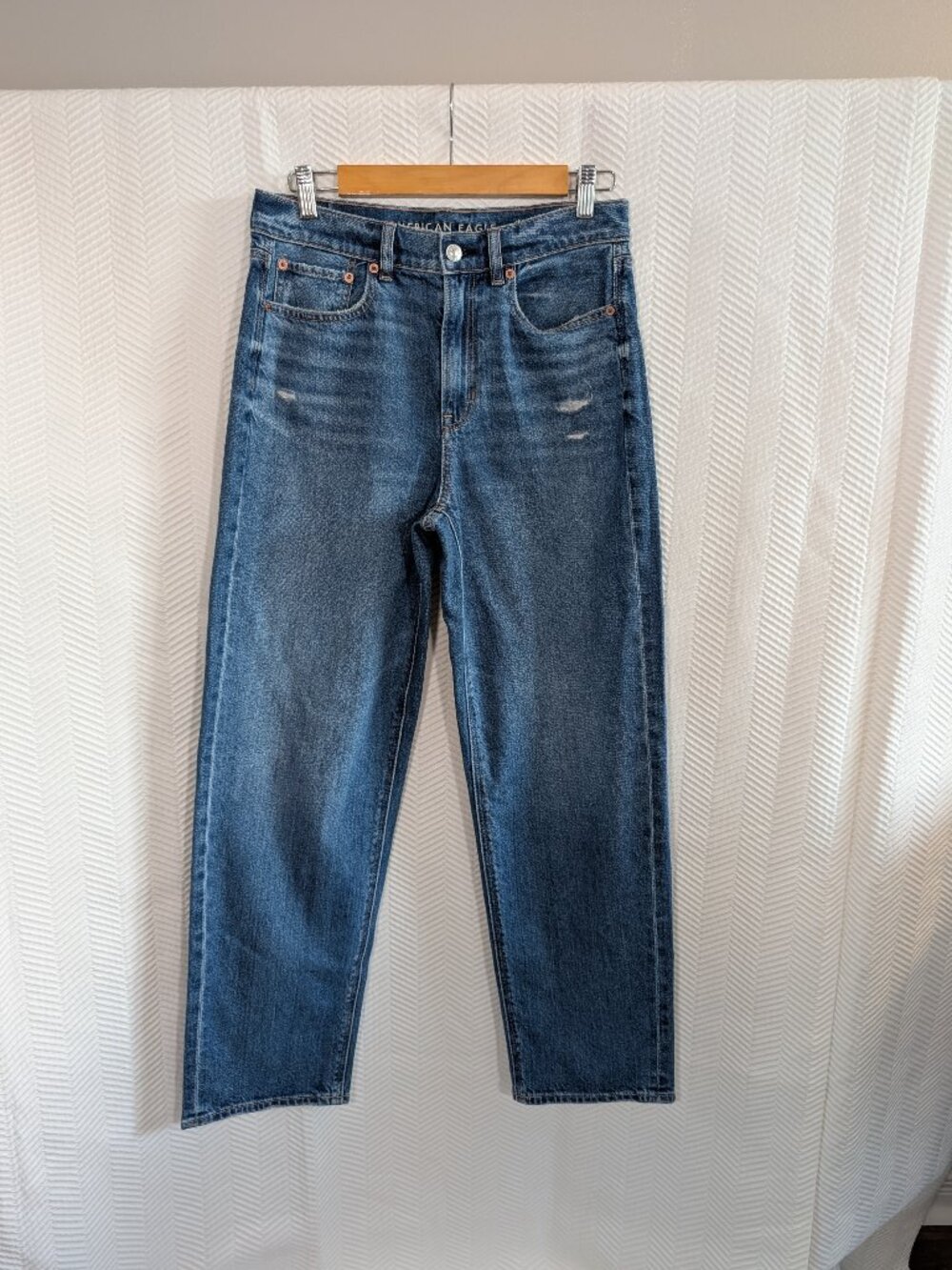 American Eagle Strigid Super High-Waisted Baggy Straight Jeans Size 4 Regular